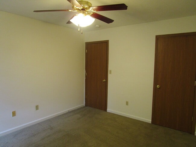 Building Photo - 3550-3552 Prescott Dr.