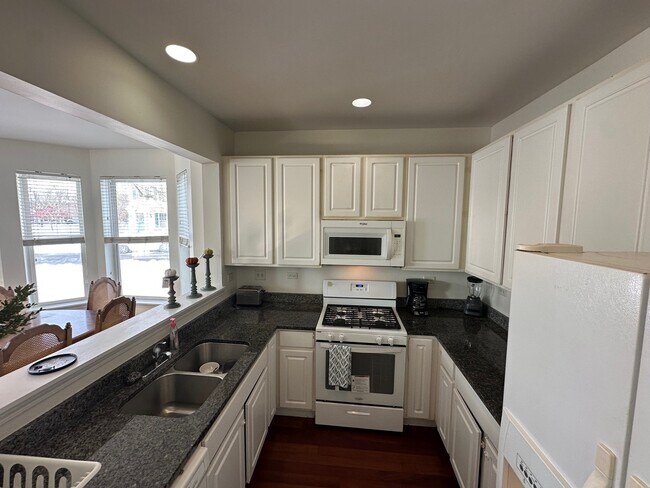 Building Photo - 2600 Providence Ave