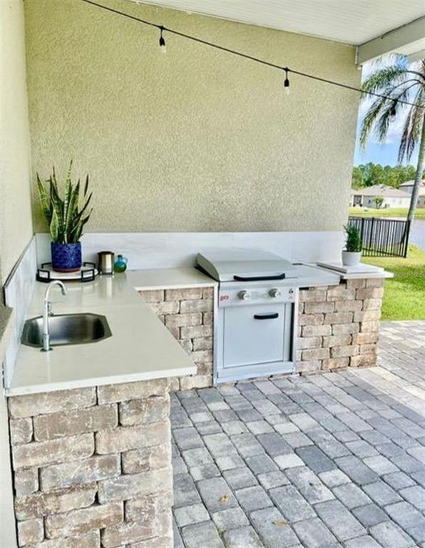 Building Photo - 10400 Eastpark Woods Dr