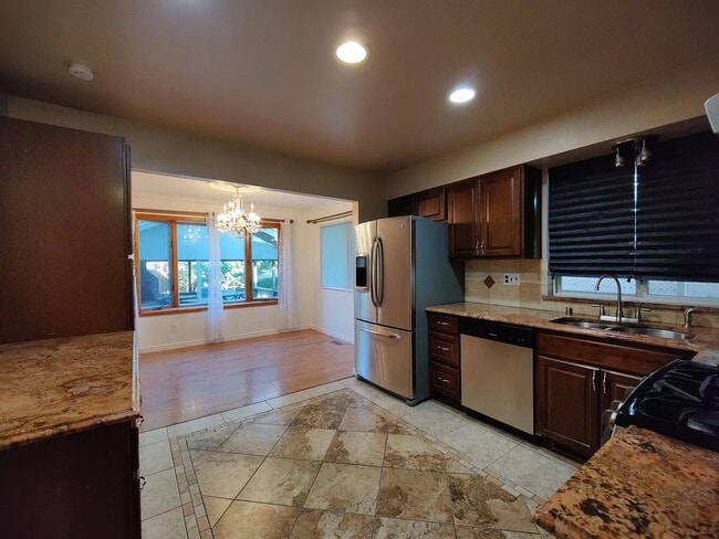 Building Photo - 16456 E Kentucky Ave