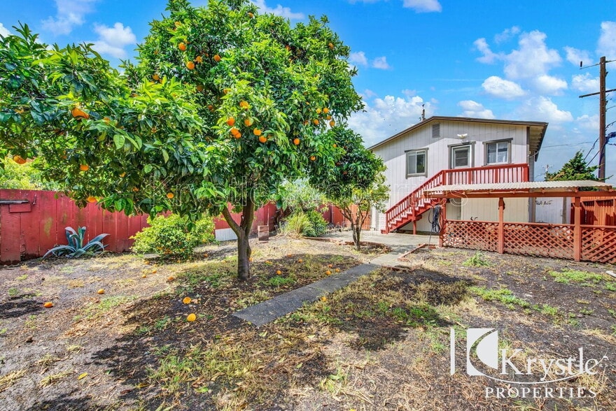 Building Photo - 153 Vaqueros Ave