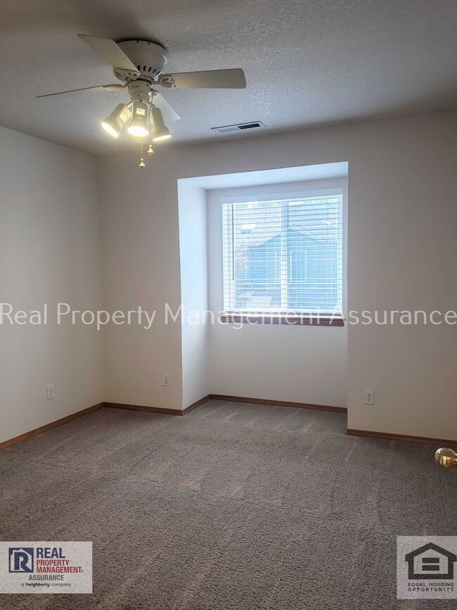Building Photo - 470 SW 150th Ave