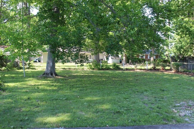 Building Photo - Cute 3 BR Ranch Home in Plainfield!