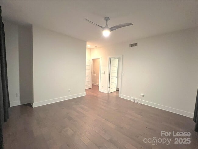 Building Photo - 211 Doggett St