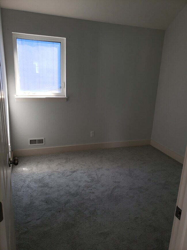 Building Photo - 4251COV
