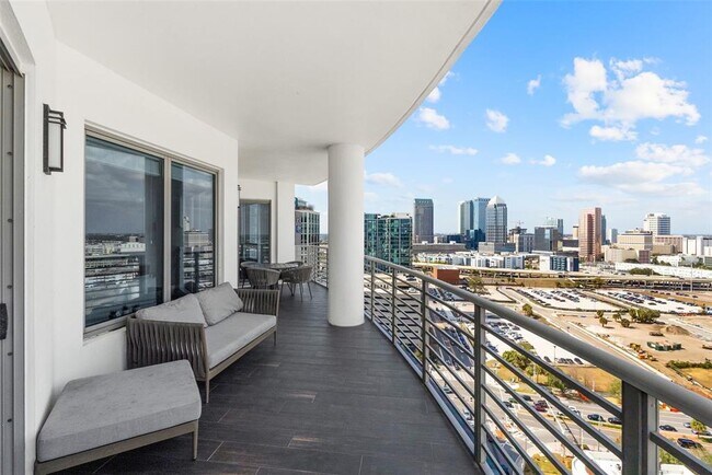 Building Photo - 1209 E Cumberland Ave