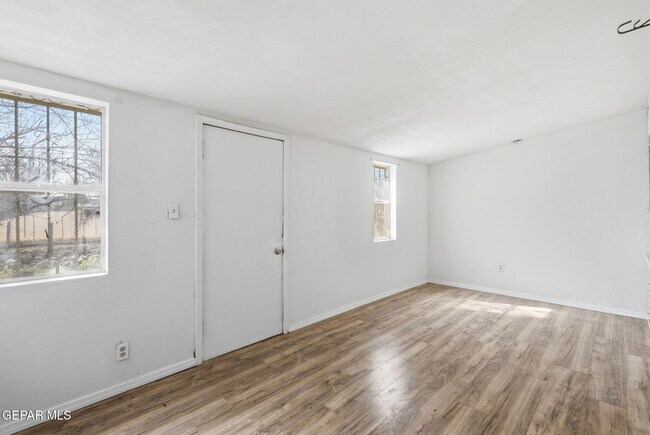 Building Photo - 8408 Reindeer Ave