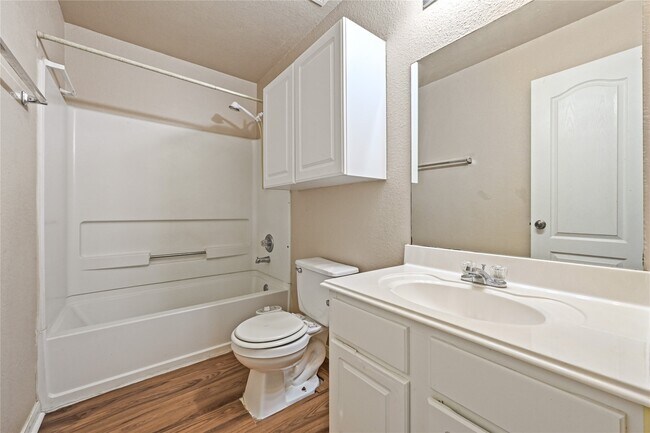 Building Photo - 15822 Kings Cypress Ln