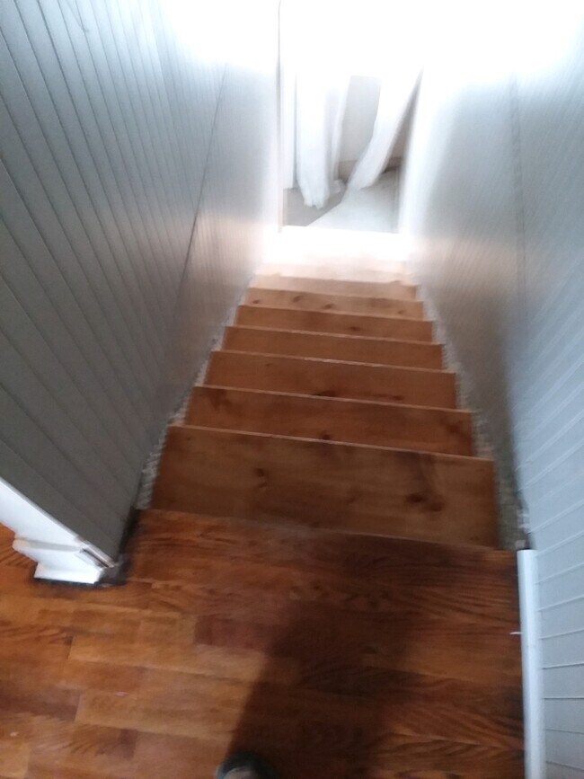 Building Photo - 322 E 4th St