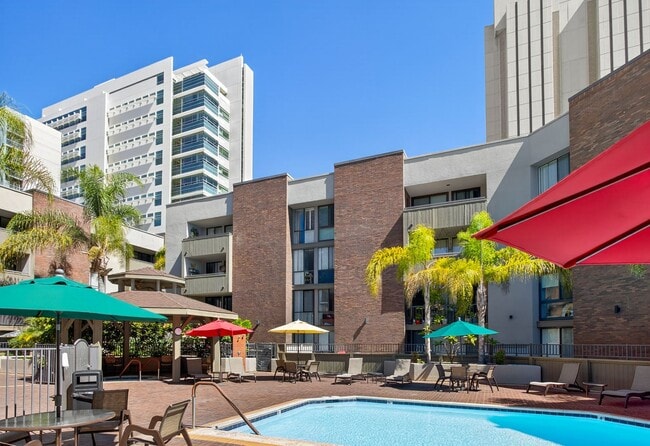 Building Photo - Spacious Marina District 1BR Condo with Modern Upgrades & Parking