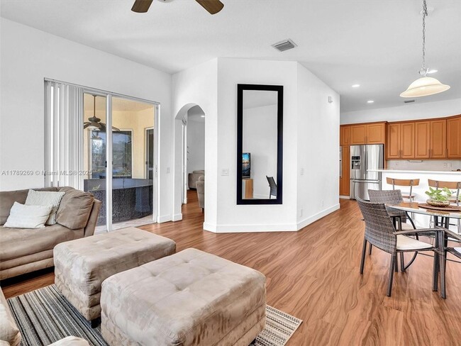 Building Photo - 754 Sunflower Cir