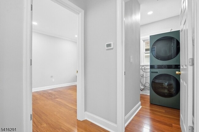 Building Photo - 16 Munn St