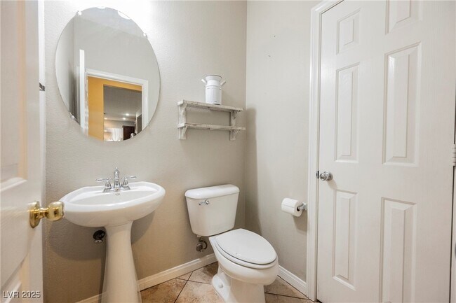Building Photo - 6720 Song Sparrow Ct