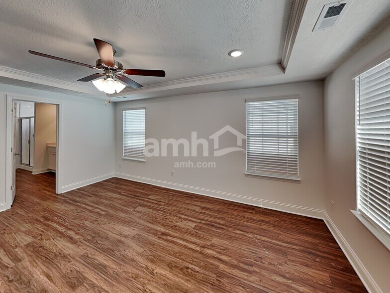 Building Photo - 8444 Northpoint Dr
