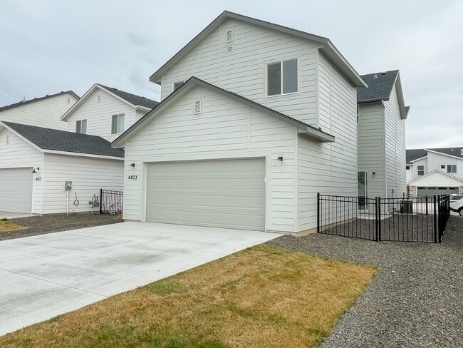 Building Photo - 4403 N Magical Crk Ave