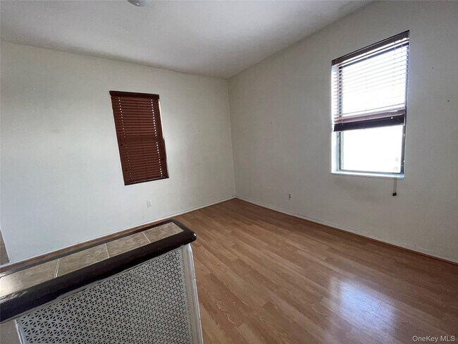 Building Photo - 90 Main St