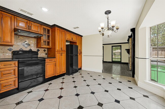 Building Photo - 4806 Hickorygate Dr