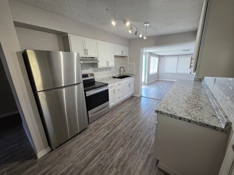 Building Photo - 13315 Neptune Dr