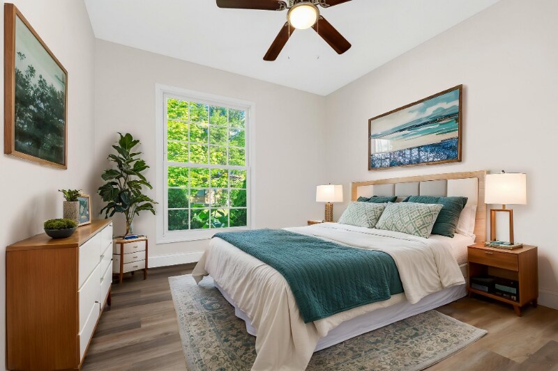 Building Photo - 2 Oak Point Ct