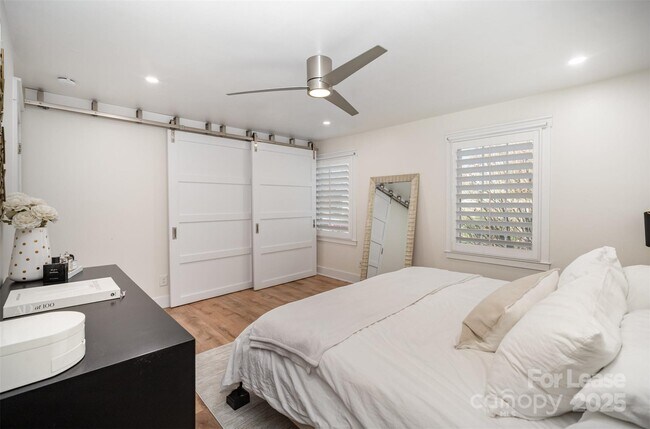 Building Photo - 4611 Hedgemore Dr