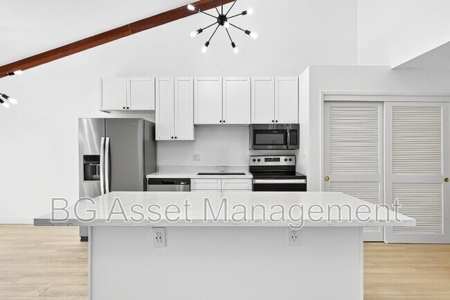 Building Photo - 2079 Ascot Dr