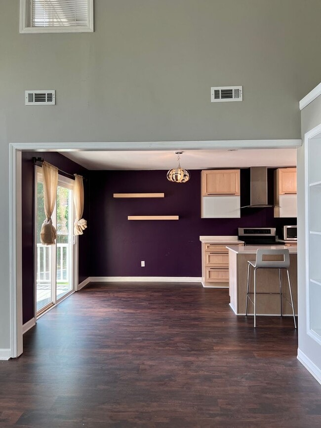 Building Photo - 107 Kingswood Dr
