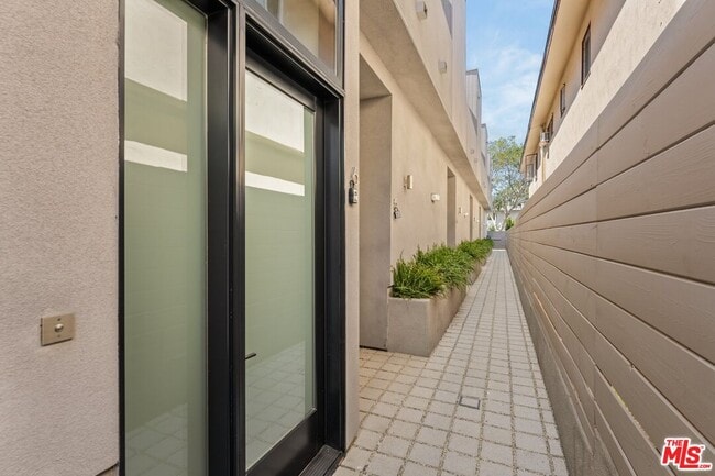 Building Photo - 3808 College Ave