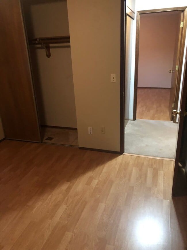 Building Photo - RC05