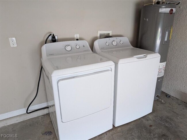 Building Photo - 3702 SE 9th Pl