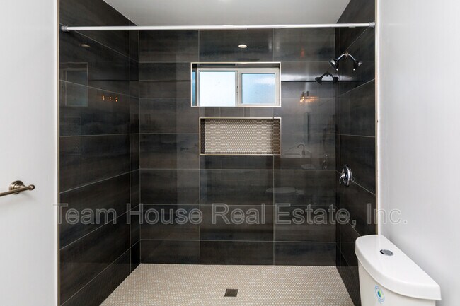 Building Photo - 7510 Etiwanda Ave