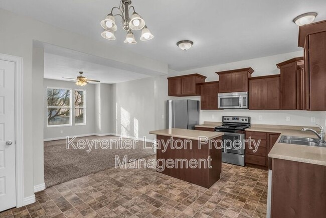 Building Photo - 826 W 1600 S