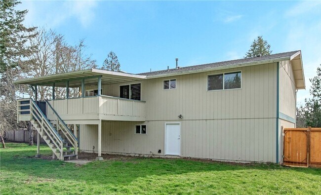 Building Photo - Gig Harbor Home on Oversized Lot