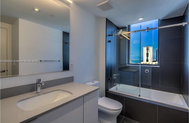 Building Photo - 1600 NE 1st Ave