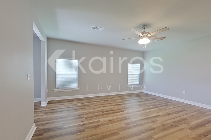 Building Photo - 13739 Pinyon Dr