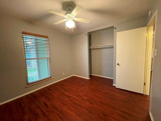 Building Photo - 1734 Timberwood Dr