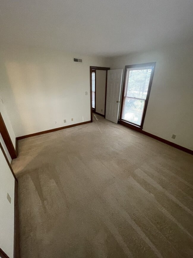 Building Photo - 3530 Ivy Commons Dr