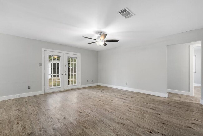 Building Photo - 6000 Softwood Dr