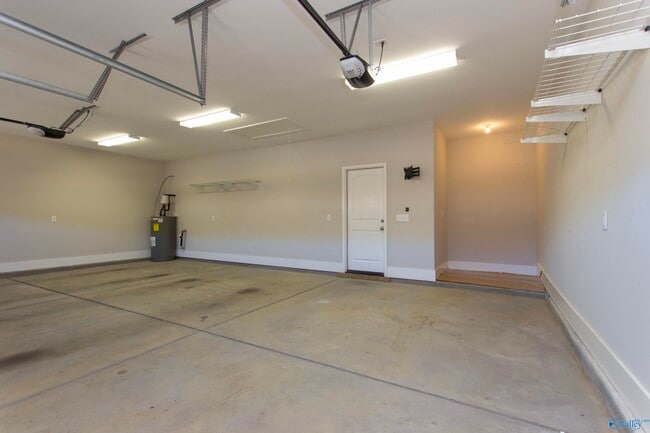 Building Photo - 2121 S Meadows Dr