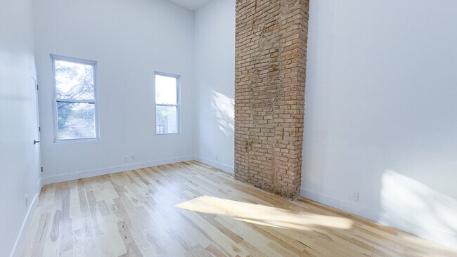 Building Photo - 182 Schaefer St