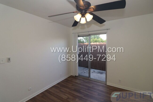 Building Photo - 820 Scranton St