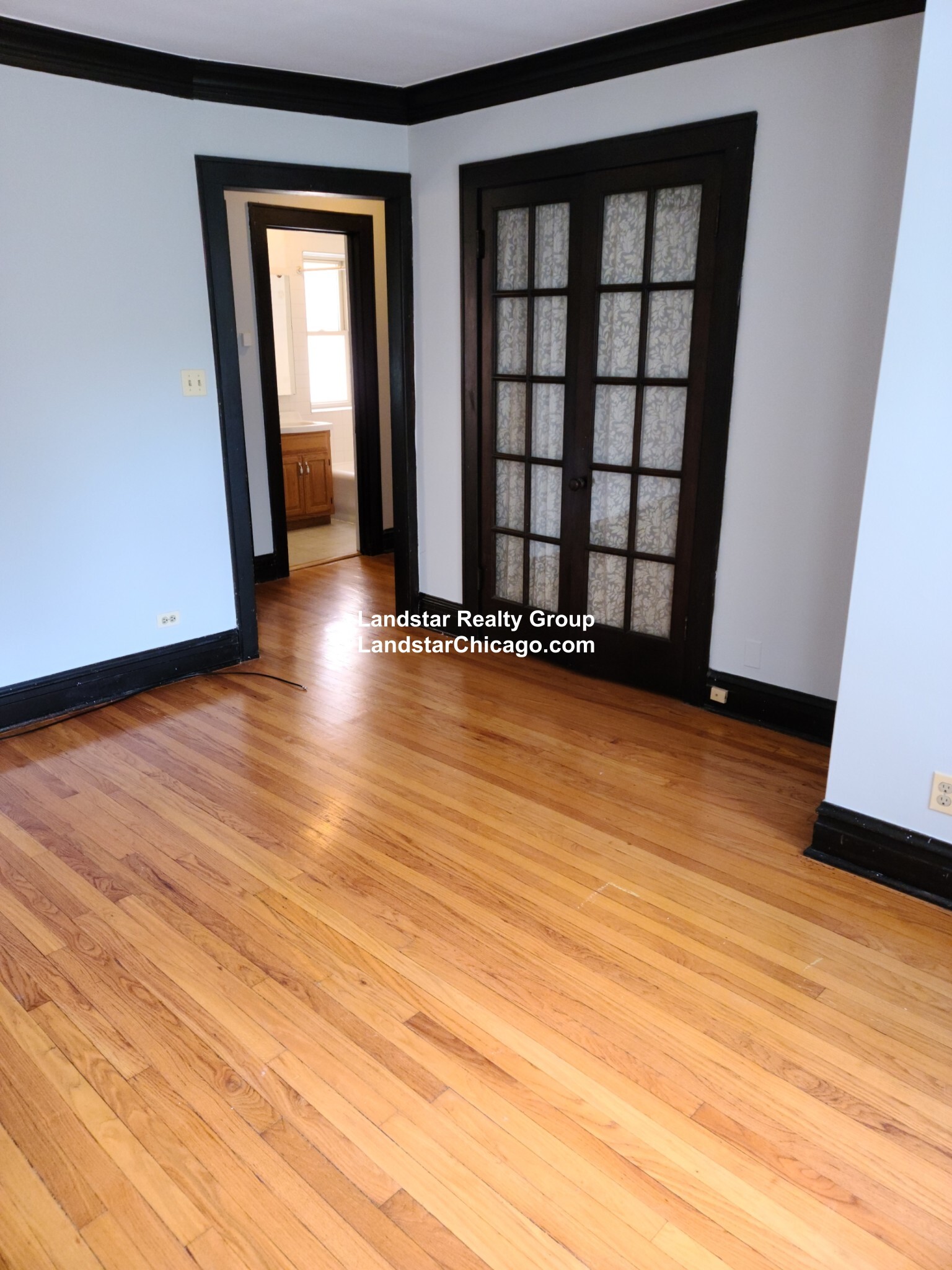 Building Photo - 4514 N Wolcott Ave