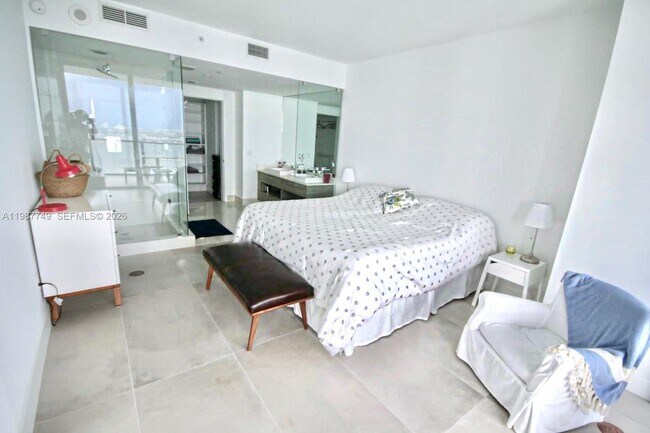 Building Photo - 650 NE 32nd St