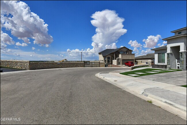 Building Photo - 221 Jennice Cir