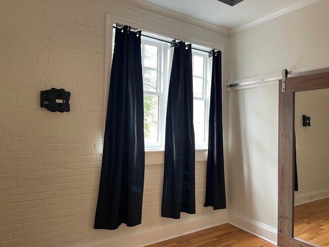 Building Photo - 116 E Council St