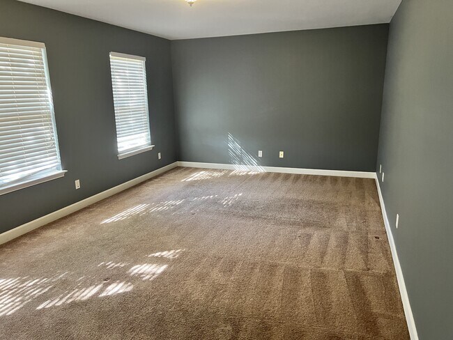 Building Photo - 6005 Fiori Dr