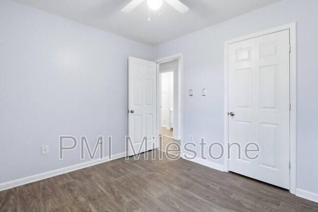 Building Photo - 6581 Ewald Ct
