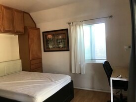 Building Photo - 60 Chartan Ave