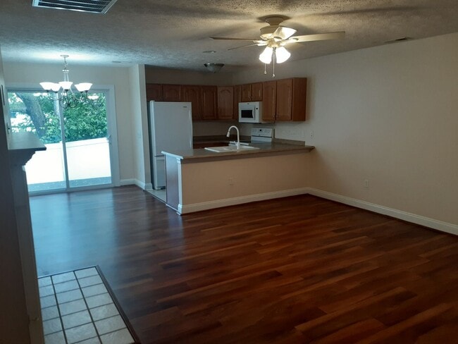 Building Photo - Available for the 2026-2027 lease term.