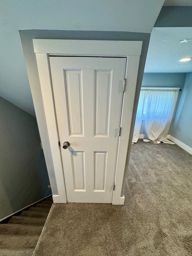 Building Photo - Open Concept 3 Bed 1.5 Bath in Swissville!