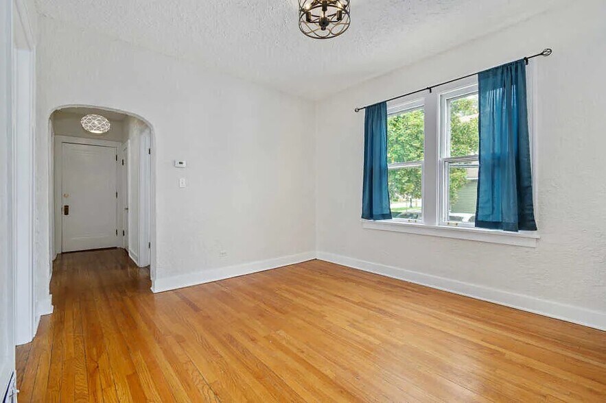 Dining Room - 117 N West St